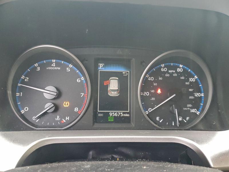 Photo 9 from auction – 2017 TOYOTA RAV4 with VIN JTMZFREV4HJ139956