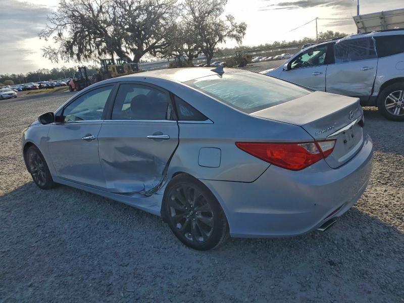 Photo 2 from auction – 2011 HYUNDAI SONATA SE with VIN 5NPEC4AC0BH150354