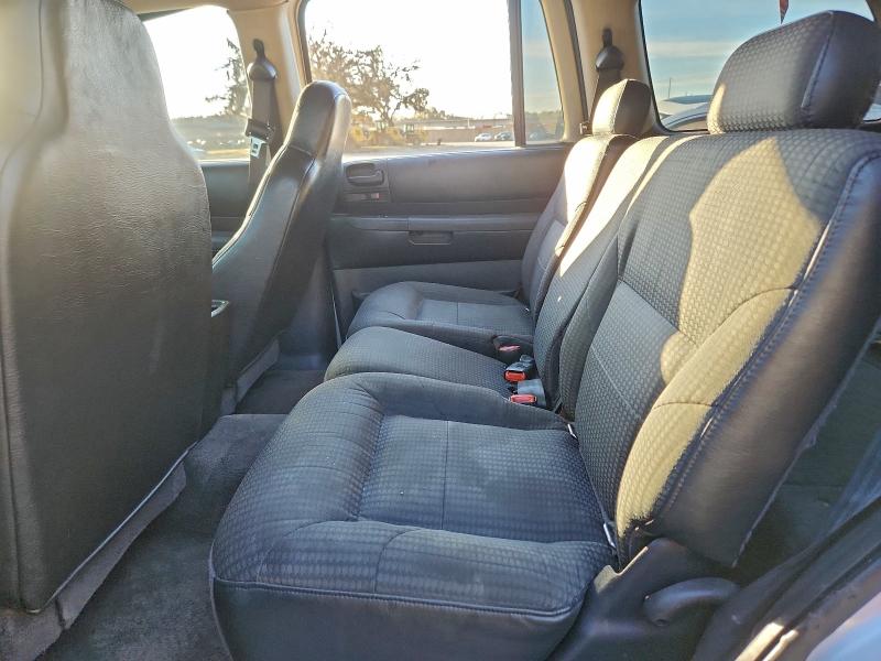 Photo 11 from auction – 2003 DODGE DURANGO SP with VIN 1D4HR38N93F563420