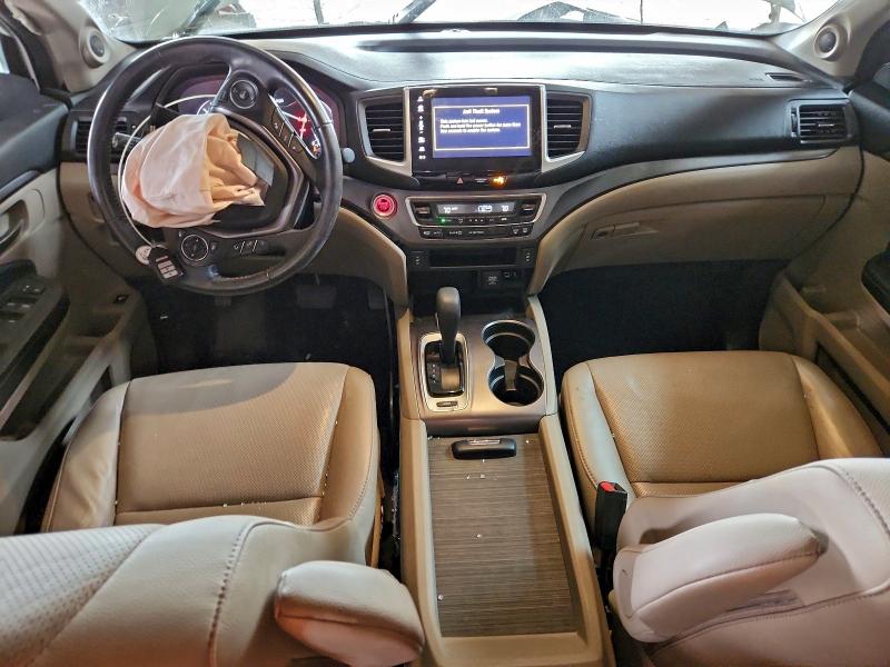 Photo 8 from auction – 2019 HONDA RIDGELINE with VIN 5FPYK2F68KB001655