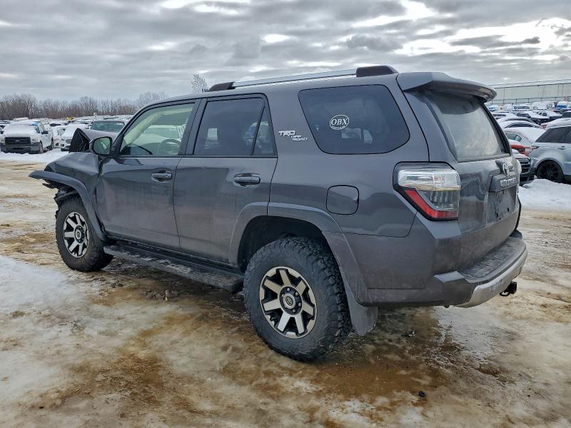 Photo 2 from auction – 2017 TOYOTA 4RUNNER SR with VIN JTEBU5JR4H5471621