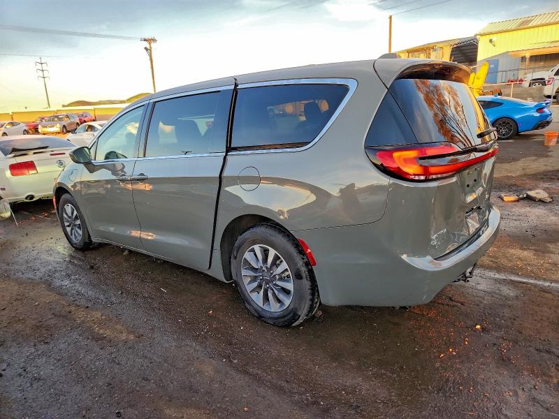 Photo 2 from auction – 2022 CHRYSLER PACIFICA H with VIN 2C4RC1L74NR184272