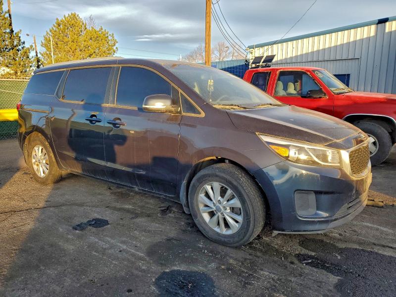 Photo 4 from auction – 2015 KIA SEDONA LX with VIN KNDMB5C13F6040060