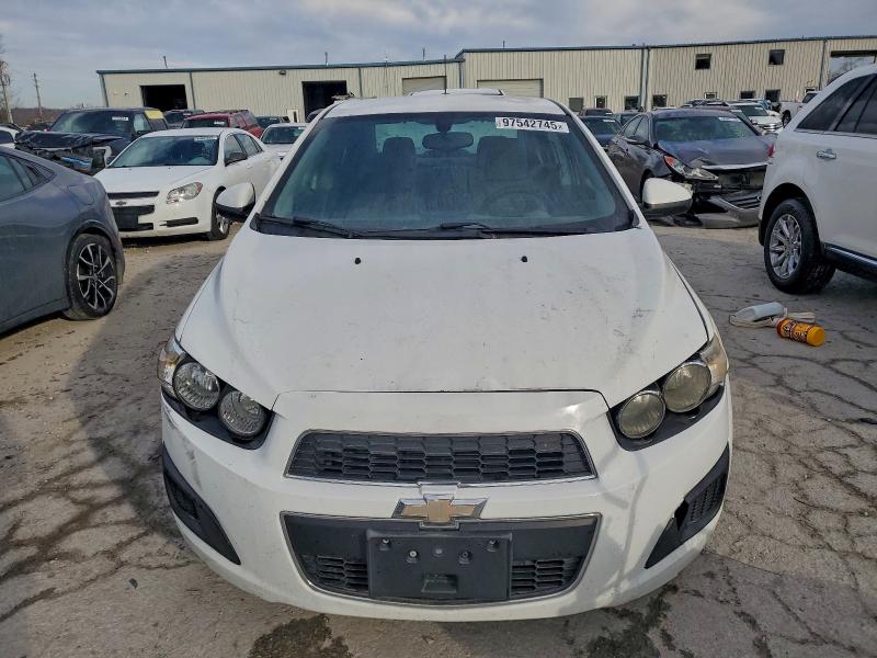 Photo 5 from auction – 2015 CHEVROLET SONIC LS with VIN 1G1JA5SG5F4215294