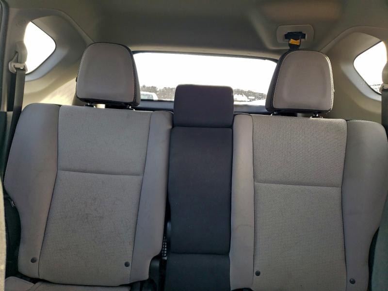 Photo 10 from auction – 2016 TOYOTA RAV4 XLE with VIN 2T3RFREV8GW467574