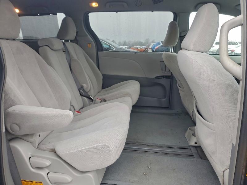 Photo 11 from auction – 2013 TOYOTA SIENNA LE with VIN 5TDKK3DC1DS375939