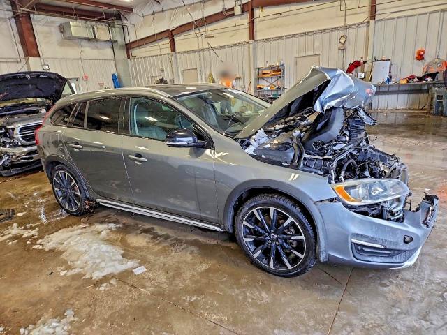 Photo 4 from auction – 2017 VOLVO V60 CROSS with VIN YV440MWK1H1036056