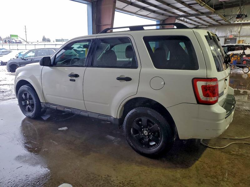 Photo 2 from auction – 2010 FORD ESCAPE XLT with VIN 1FMCU0DG8AKB76823