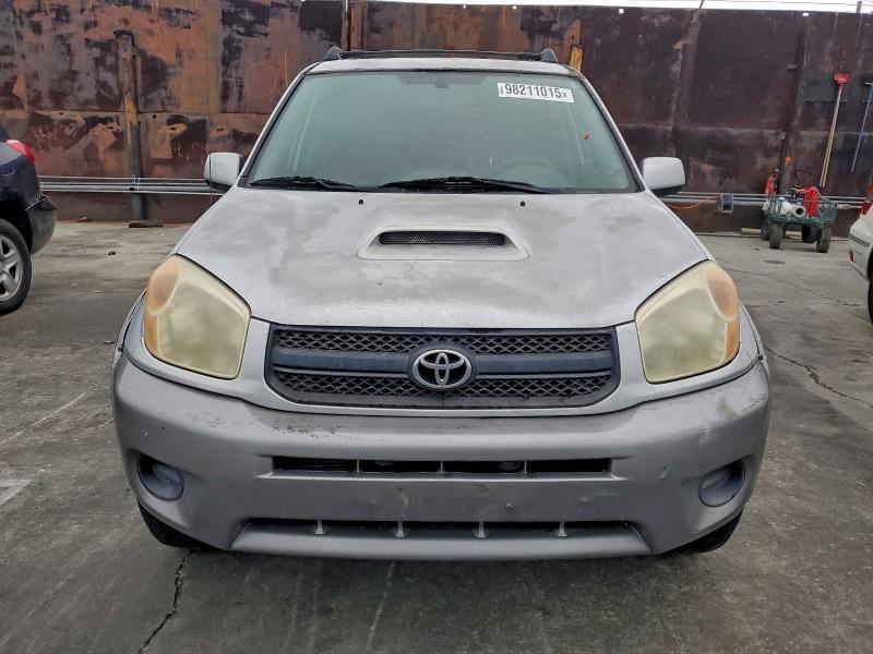 Photo 5 from auction – 2004 TOYOTA RAV4 with VIN JTEGD20V740006051