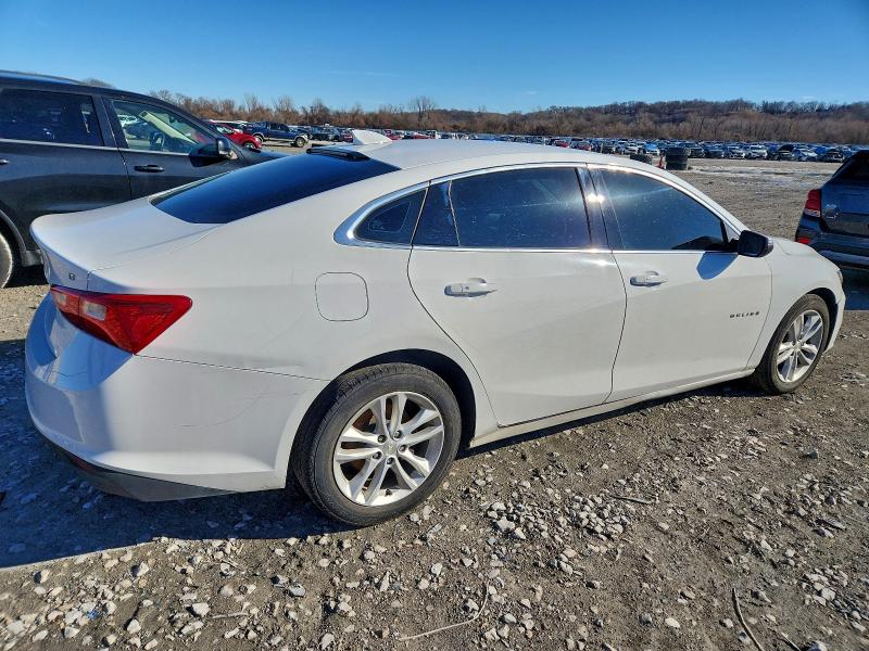 Photo 3 from auction – 2018 CHEVROLET MALIBU LT with VIN 1G1ZD5ST0JF177834