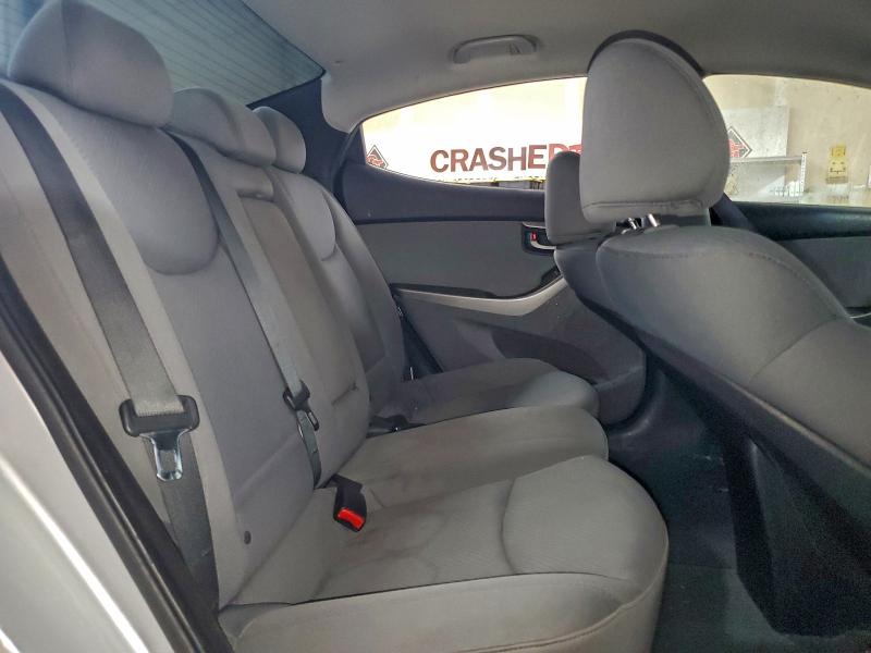 Photo 10 from auction – 2012 HYUNDAI ELANTRA GL with VIN 5NPDH4AE1CH147365