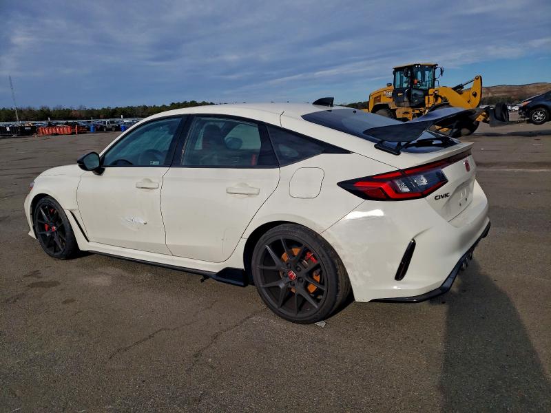 Photo 2 from auction – 2023 HONDA CIVIC TYPE with VIN JHMFL5G46PX002018