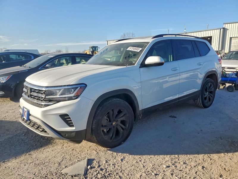 VOLKSWAGEN ATLAS 2022 with VIN 1V2KR2CA9NC517705 - Photo from auction