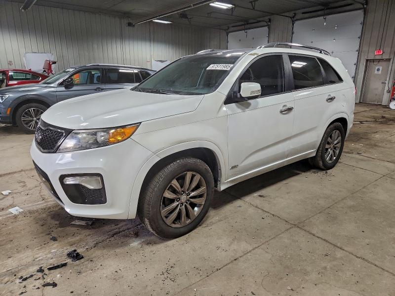 KIA SORENTO SX 2013 with VIN 5XYKWDA27DG419607 - Photo from auction