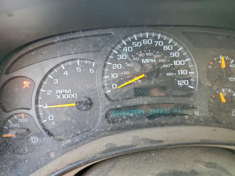 Photo 9 from auction – 2004 CHEVROLET SILVERADO with VIN 1GCGK23U64F155447
