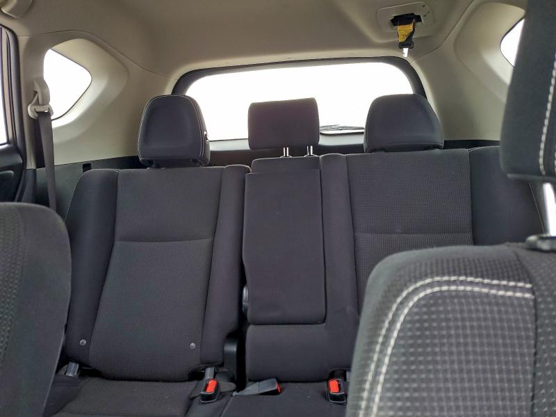 Photo 10 from auction – 2017 TOYOTA RAV4 XLE with VIN JTMWFREV4HJ705780
