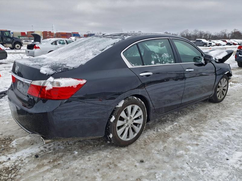 Photo 3 from auction – 2015 HONDA ACCORD with VIN 1HGCR3F82FA003200