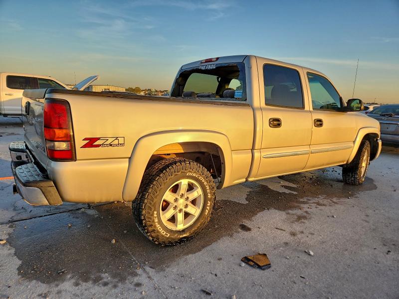Photo 3 from auction – 2005 GMC NEW SIERRA with VIN 2GTEK13T351120754