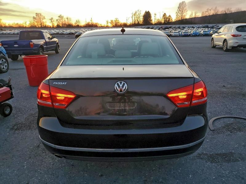 Photo 6 from auction – 2015 VOLKSWAGEN PASSAT SEL with VIN 1VWCV7A37FC070762