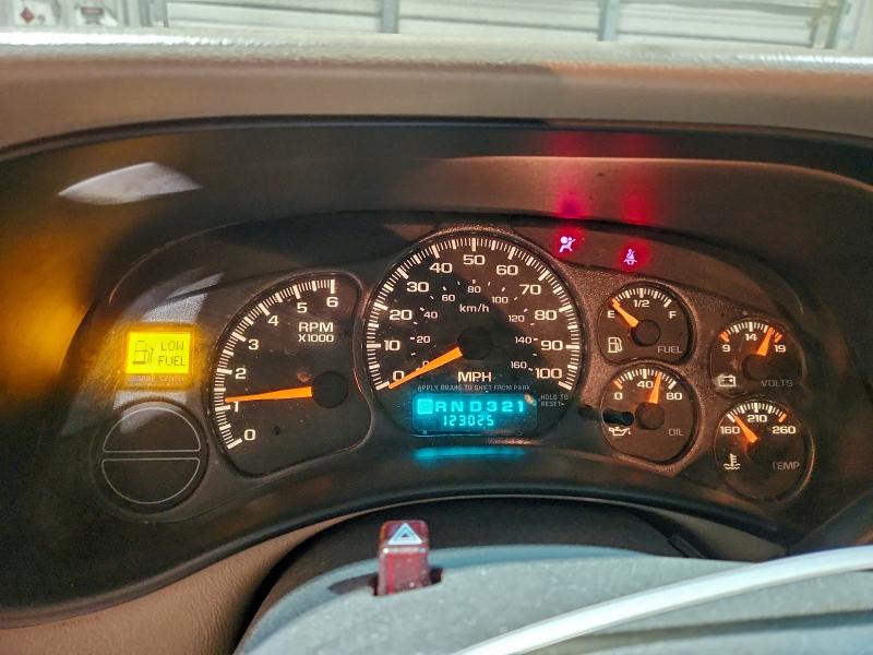 Photo 9 from auction – 2001 CHEVROLET SILVERADO with VIN 2GCEC19T011226156
