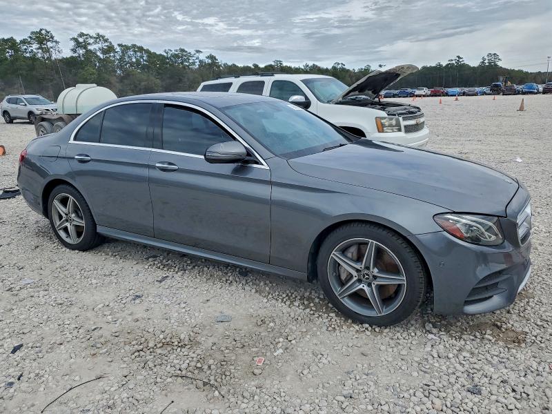 Photo 4 from auction – 2018 MERCEDES-BENZ E 300 with VIN WDDZF4JB3JA321111