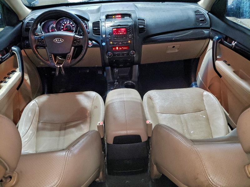 Photo 8 from auction – 2011 KIA SORENTO EX with VIN 5XYKU4A22BG043272