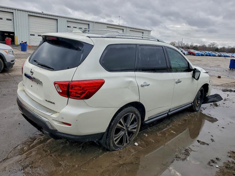 Photo 3 from auction – 2019 NISSAN PATHFINDER with VIN 5N1DR2MN2KC649871