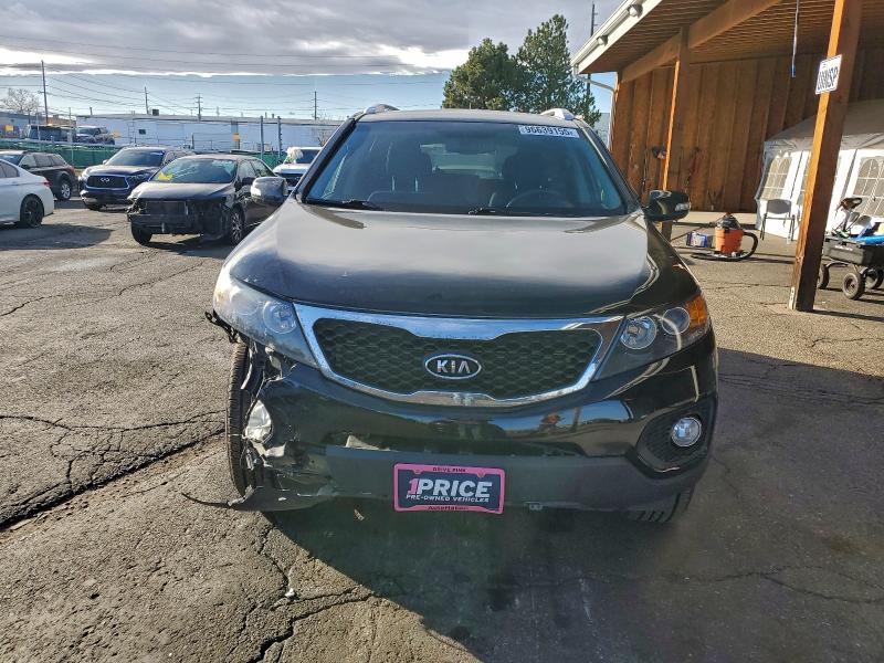 Photo 5 from auction – 2011 KIA SORENTO with VIN 5XYKTCA17BG032756
