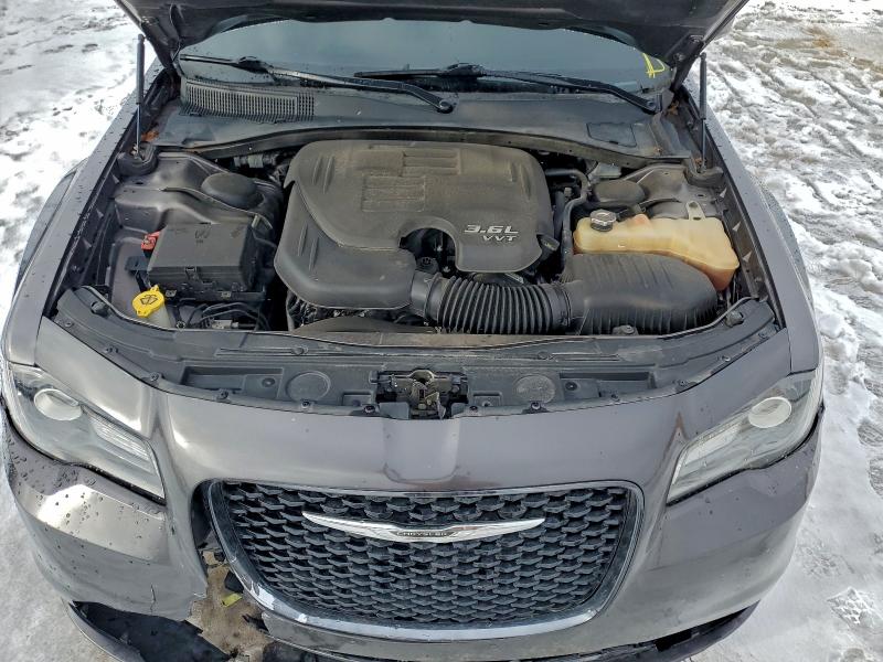 Photo 11 from auction – 2017 CHRYSLER 300 S with VIN 2C3CCABGXHH625859