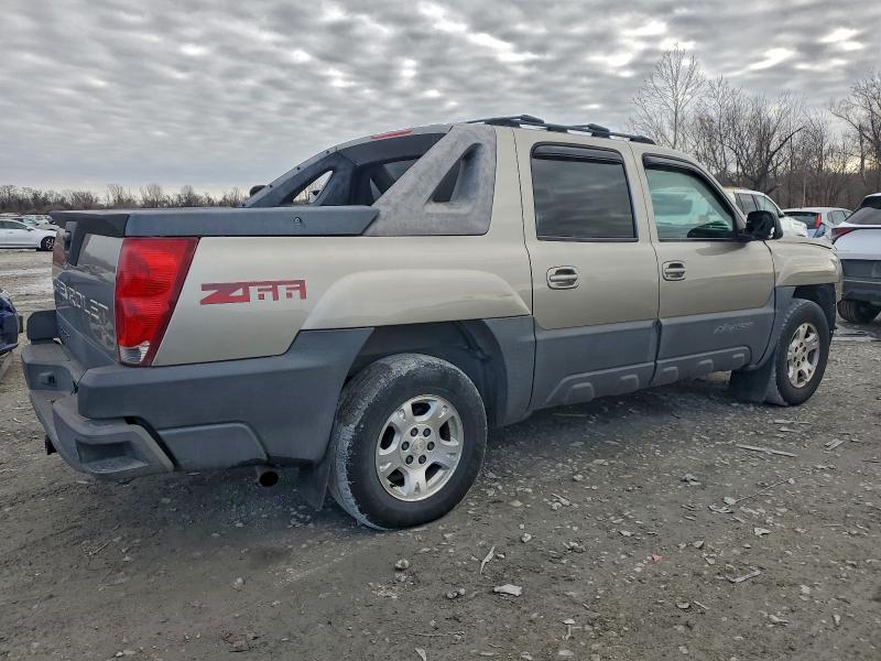 Photo 3 from auction – 2003 CHEVROLET AVALANCHE with VIN 3GNEC13T53G102362