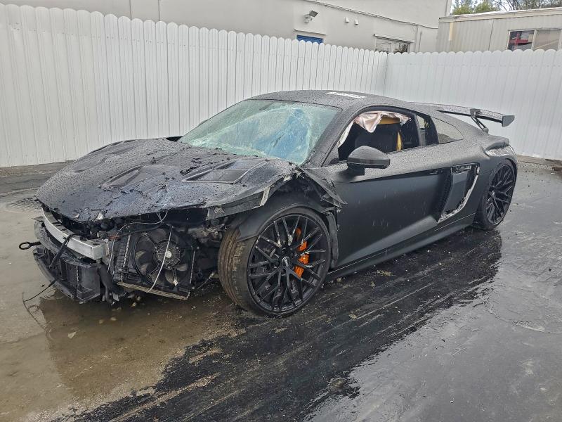 AUDI R8 5.2 PLU 2017 with VIN WUAKBAFX8H7905122 - Photo from auction