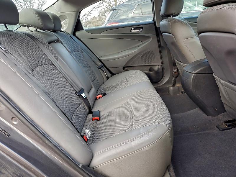 Photo 10 from auction – 2011 HYUNDAI SONATA SE with VIN 5NPEC4AC4BH258962