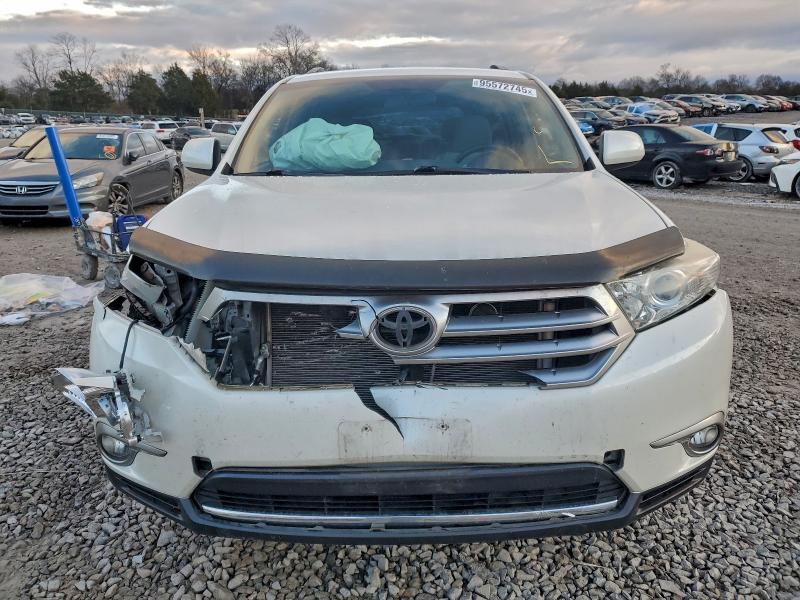 Photo 5 from auction – 2013 TOYOTA HIGHLANDER with VIN 5TDBK3EH2DS270532