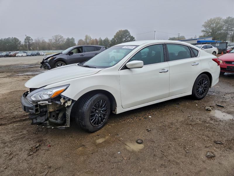 NISSAN ALTIMA 2.5 2017 with VIN 1N4AL3AP5HC193027 - Photo from auction