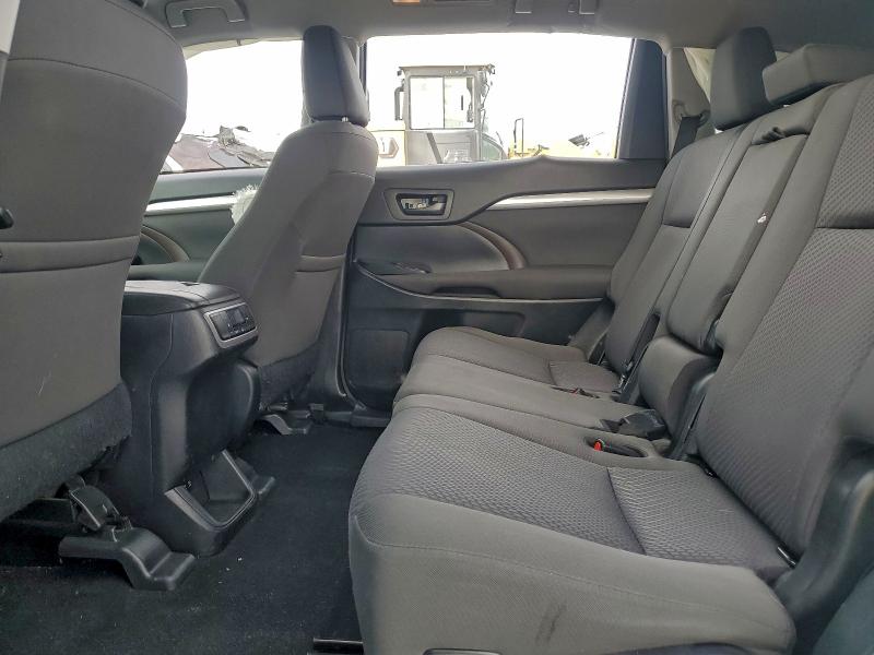 Photo 11 from auction – 2017 TOYOTA HIGHLANDER with VIN 5TDZARFH6HS026360