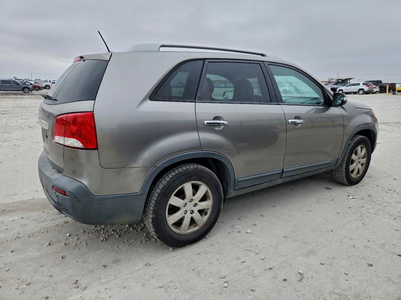 Photo 3 from auction – 2011 KIA SORENTO BA with VIN 5XYKT4A12BG159274