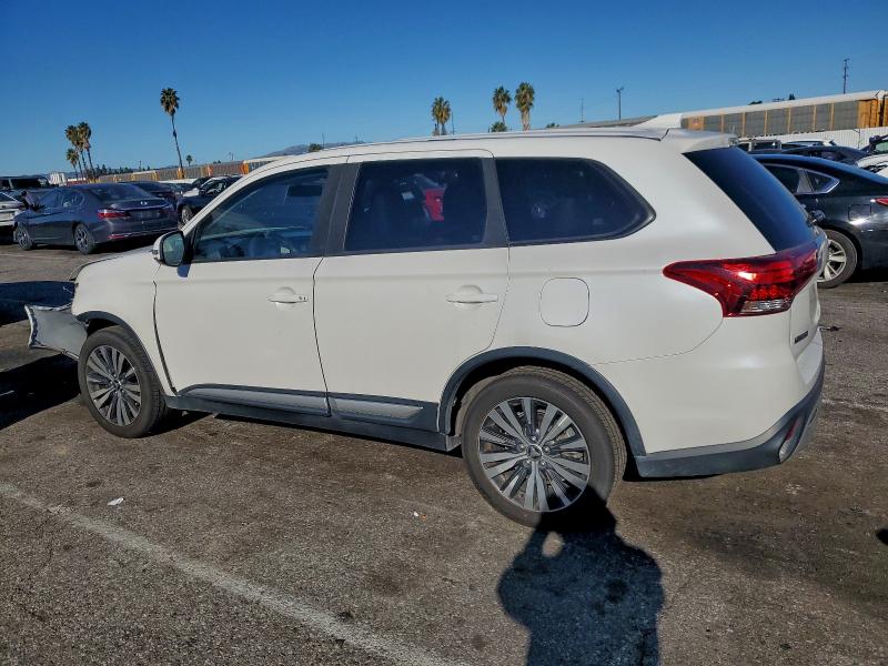 Photo 2 from auction – 2019 MITSUBISHI OUTLANDER with VIN JA4AD3A35KZ008882