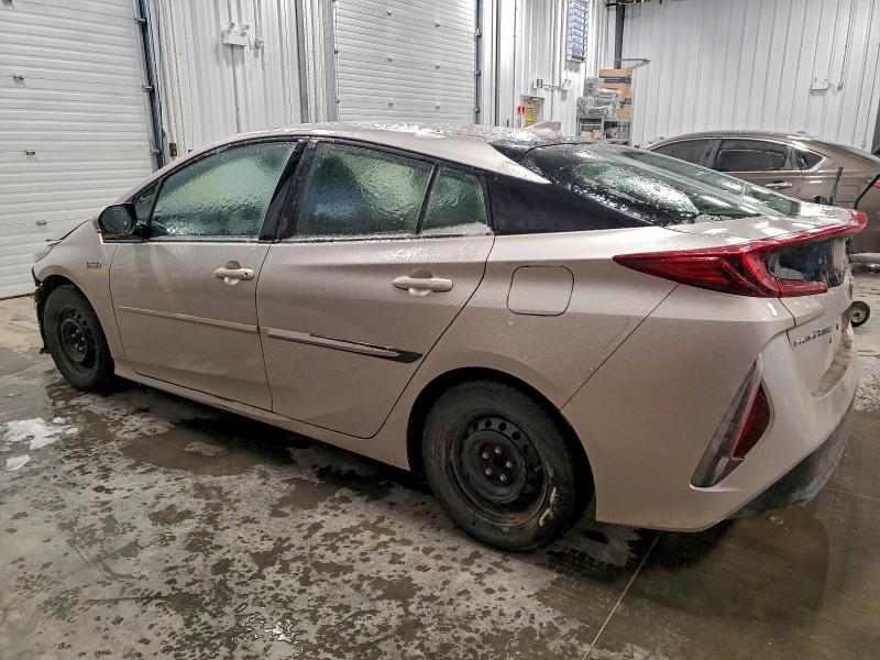 Photo 2 from auction – 2018 TOYOTA PRIUS PRIM with VIN JTDKARFPXJ3082169