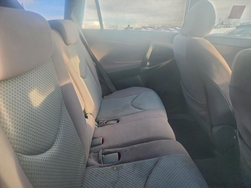 Photo 11 from auction – 2006 TOYOTA RAV4 with VIN JTMBD33VX66008022