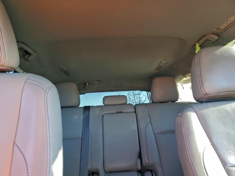 Photo 10 from auction – 2018 TOYOTA HIGHLANDER with VIN 5TDJZRFH8JS551321