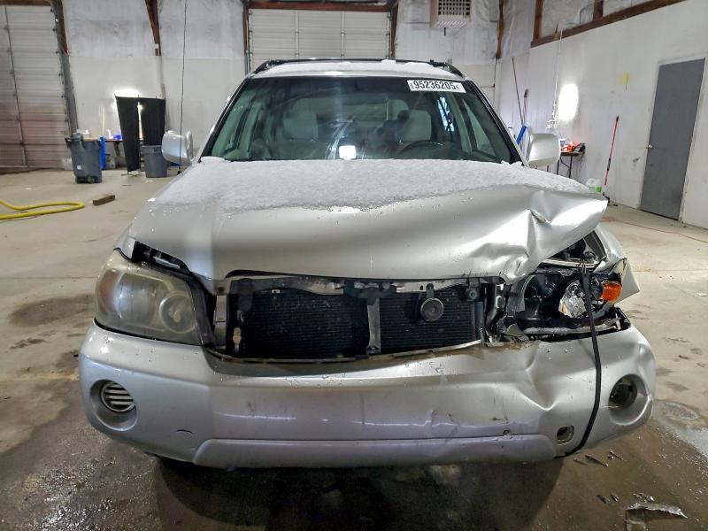Photo 5 from auction – 2004 TOYOTA HIGHLANDER with VIN JTEHD21A240026109