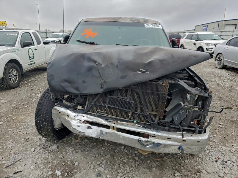 Photo 5 from auction – 2000 CHEVROLET SILVERADO with VIN 1GCEK19T0YE116641