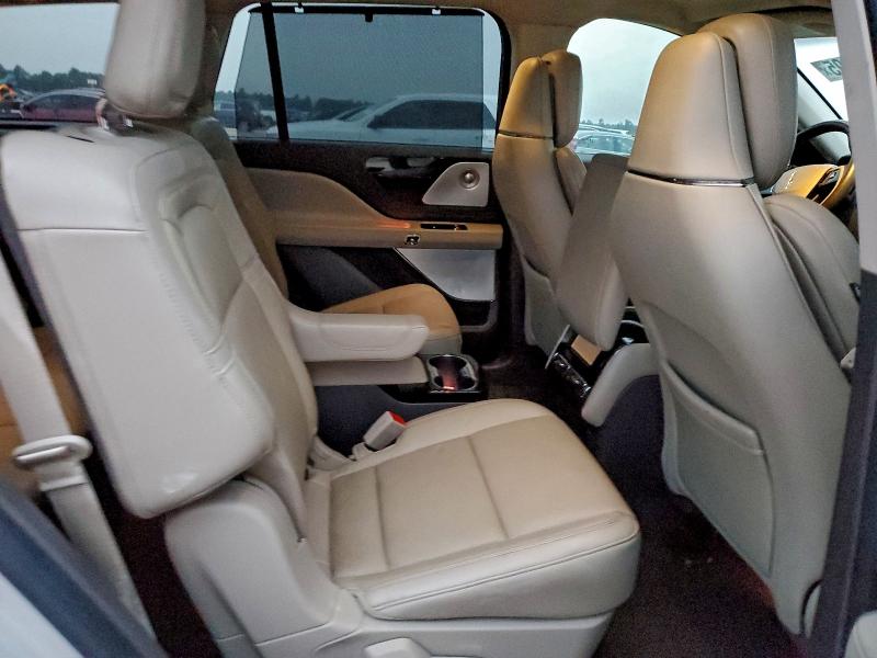 Photo 11 from auction – 2023 LINCOLN AVIATOR RE with VIN 5LM5J7WC8PGL06242