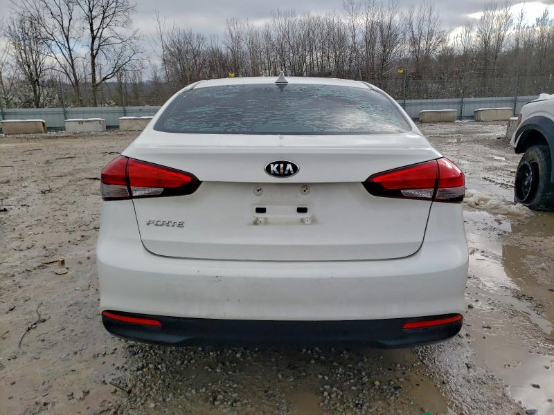 Photo 6 from auction – 2017 KIA FORTE LX with VIN 3KPFK4A78HE153722