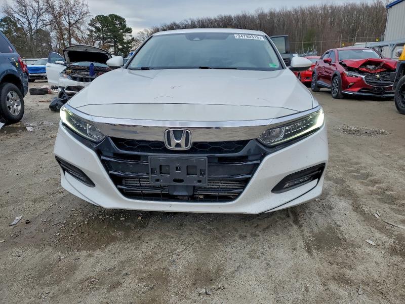 Photo 5 from auction – 2018 HONDA ACCORD EX with VIN 1HGCV1F44JA036740