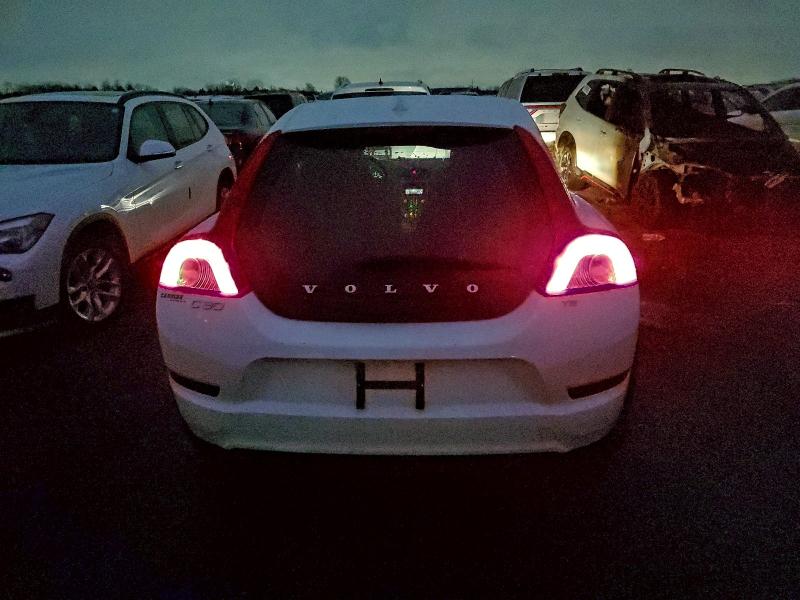 Photo 6 from auction – 2011 VOLVO C30 with VIN YV1672MK3B2210672
