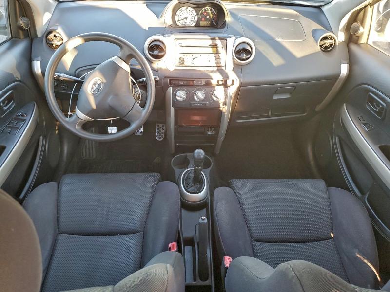 Photo 8 from auction – 2004 TOYOTA SCION XA with VIN JTKKT604940050402