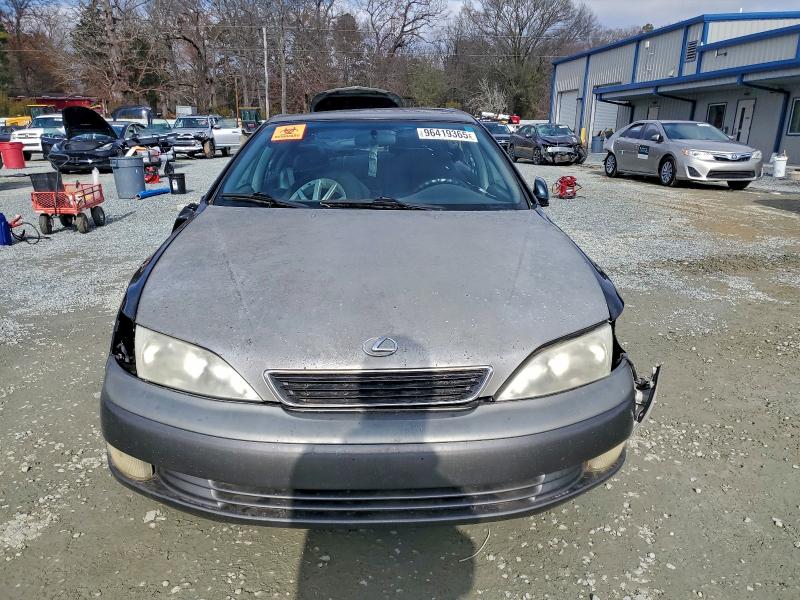 Photo 5 from auction – 1998 LEXUS ES 300 with VIN JT8BF28G3W5030219