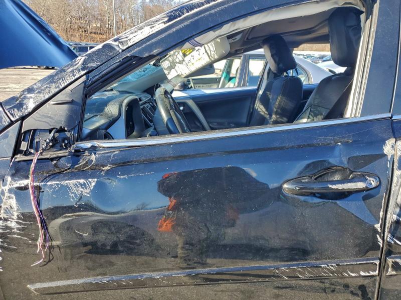 Photo 7 from auction – 2018 TOYOTA RAV4 ADVEN with VIN 2T3RFREV0JW820526