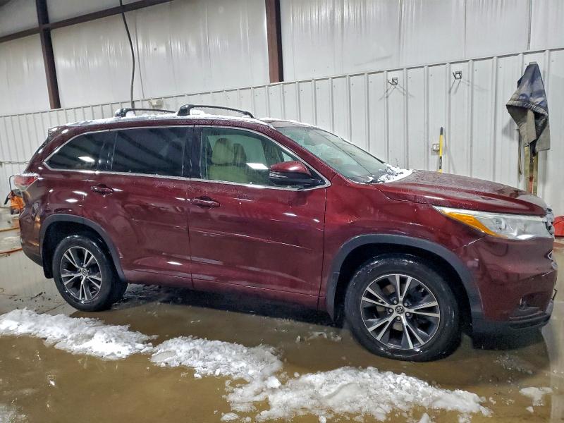Photo 4 from auction – 2016 TOYOTA HIGHLANDER with VIN 5TDJKRFH2GS226385